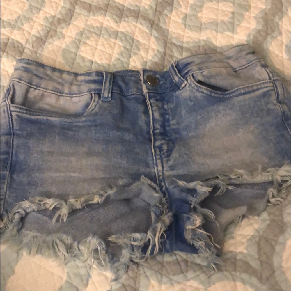 Cutoff jean shorts